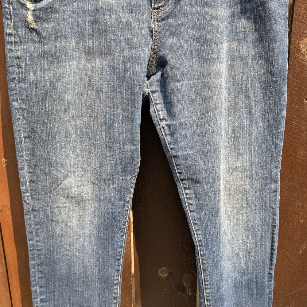 Kut from the Kloth Blue Boyfriend Jeans with Vintage Wash